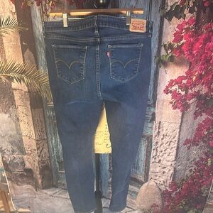 Levi’s 711 Skinny Jeans, size 33, good used condition‎